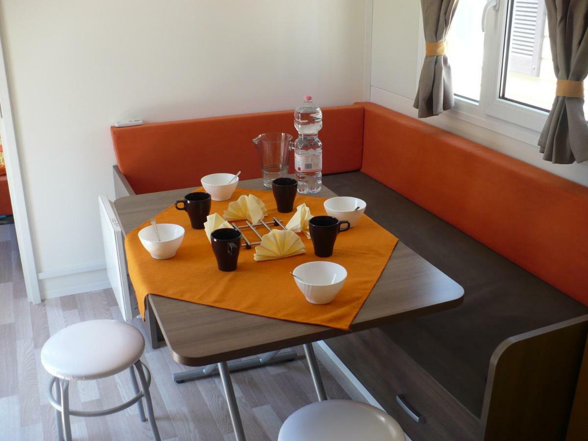 Victoria Mobilehome In Solaris Fkk Naturist Camping Resort Пореч Екстериор снимка