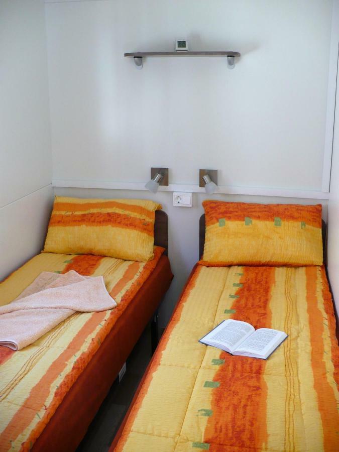 Victoria Mobilehome In Solaris Fkk Naturist Camping Resort Пореч Екстериор снимка